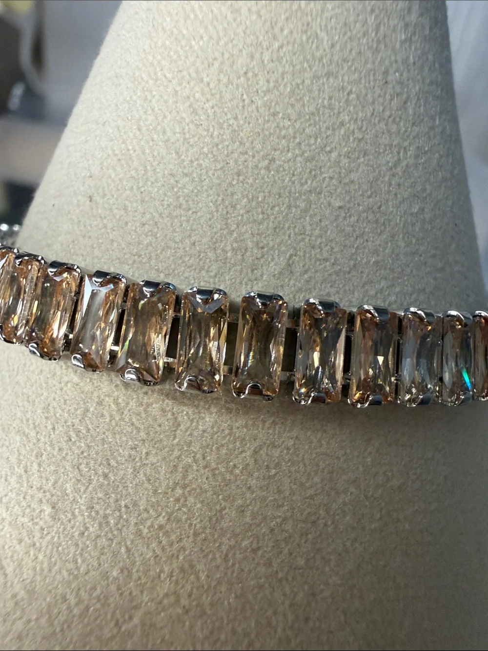 N/A 18k gold